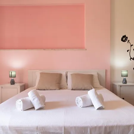 Vivilo Collection - Santa Laura Balcony Apartment *
